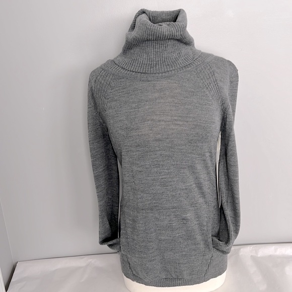 Lululemon Pockets Sweat Savasana Merino Wool Turtleneck Gray Sweater Womens 6 M - Picture 9 of 16